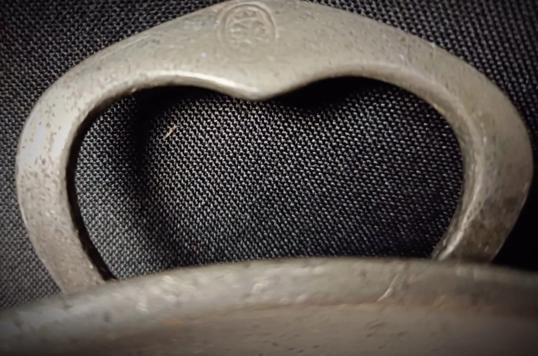 19th Century Pewter Plate with Handle – "Les étains de la tour" - 6