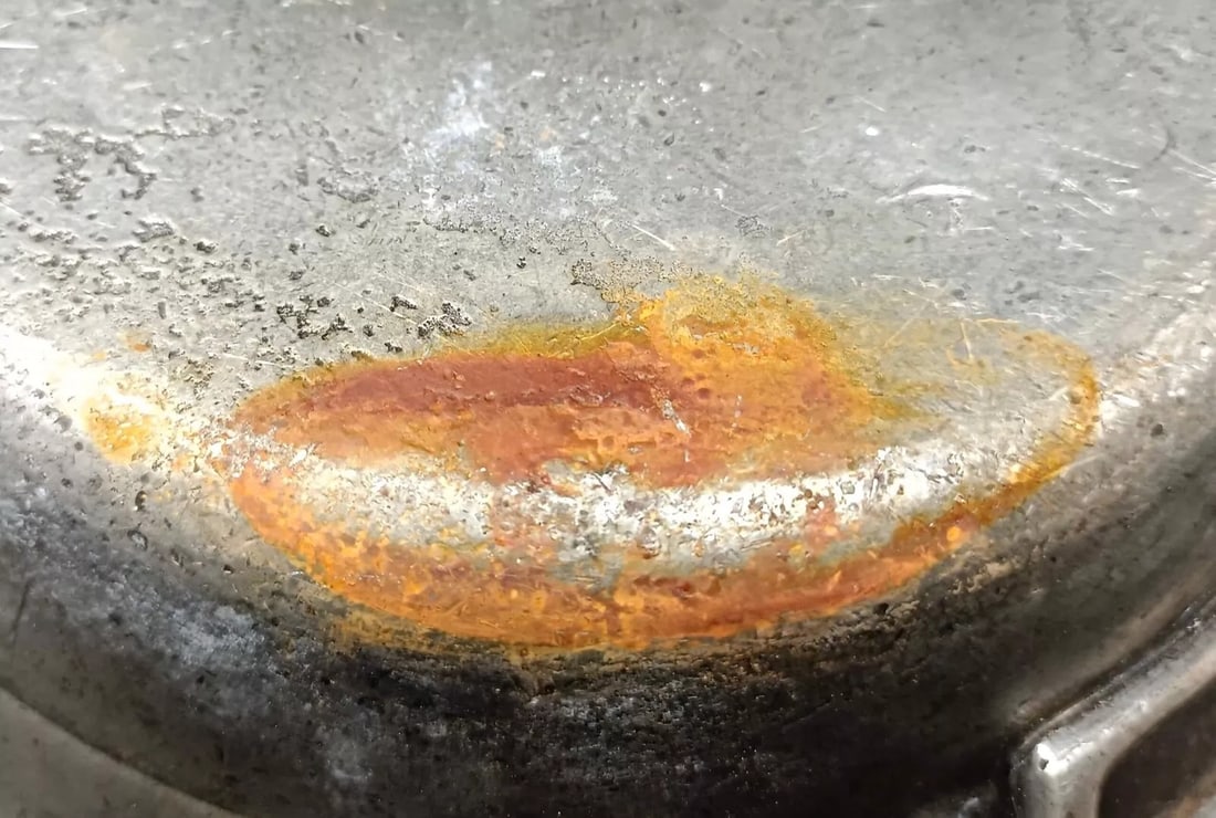 19th Century Pewter Plate with Handle – "Les étains de la tour" - 9