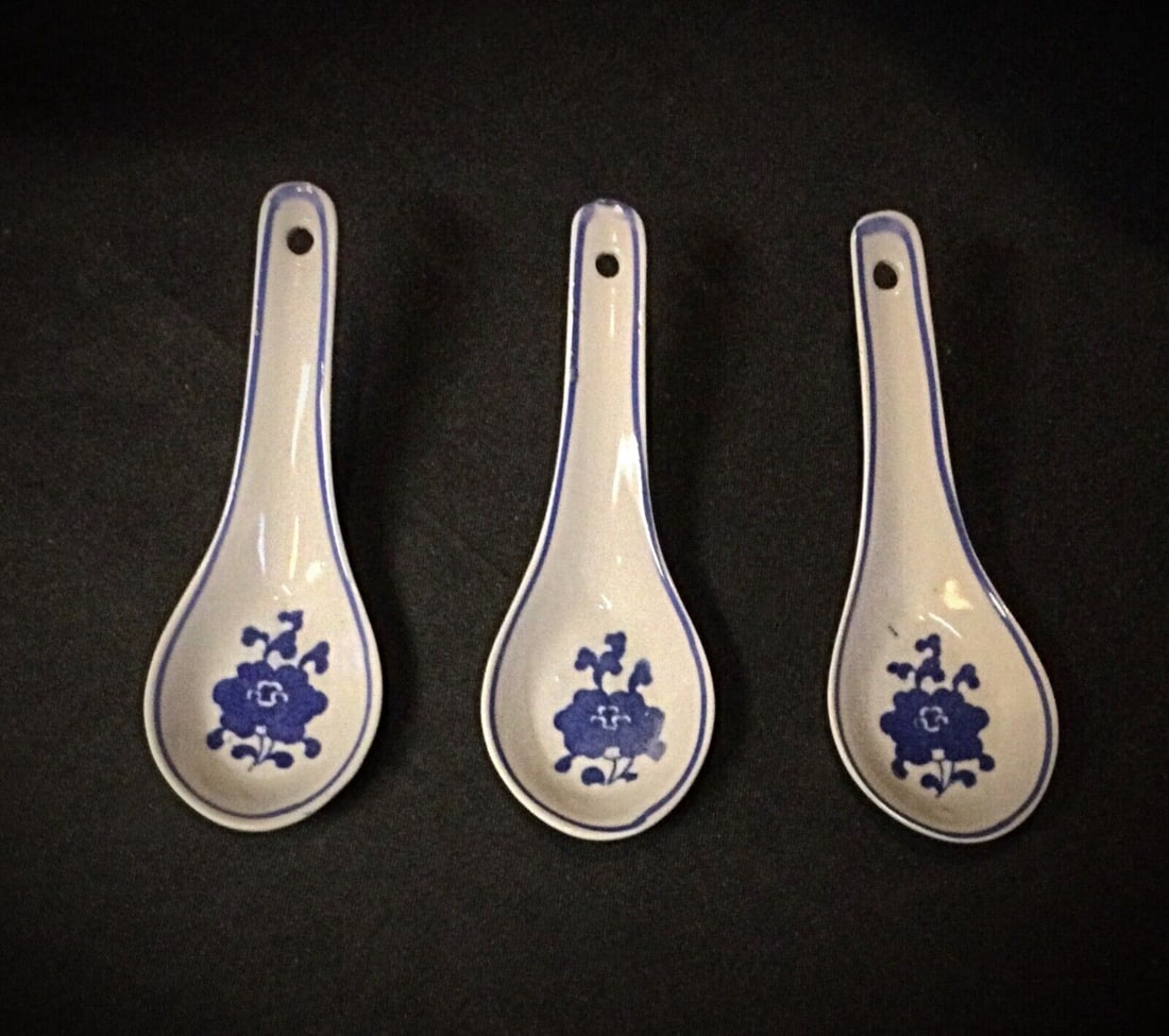Set of 6 Chinese Porcelain Rice Bowls with 3 Spoons - 8