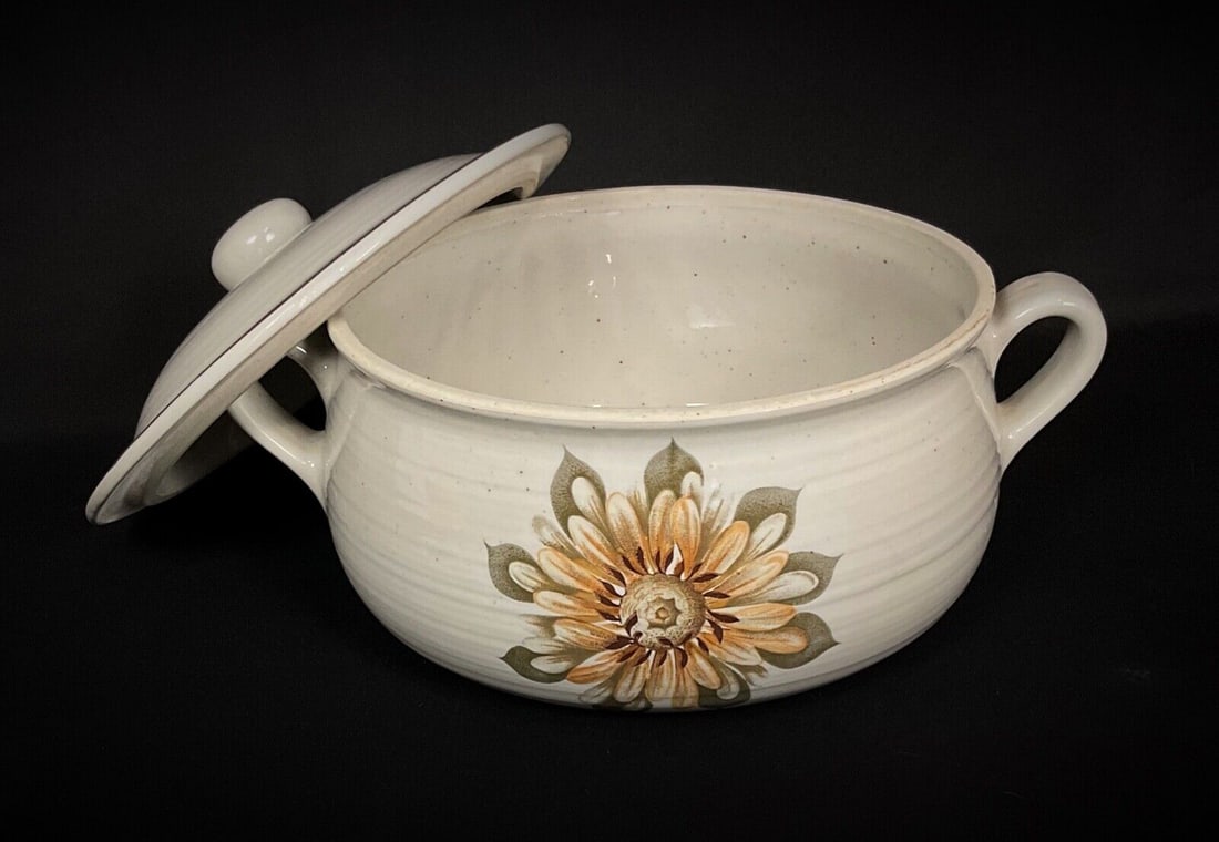 Antique 20th-Century French Stoneware Soup Tureen by La Vallée Castille - 2