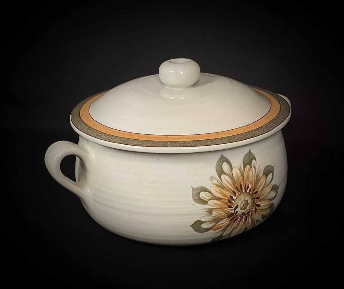 Antique 20th-Century French Stoneware Soup Tureen by La Vallée Castille - 3