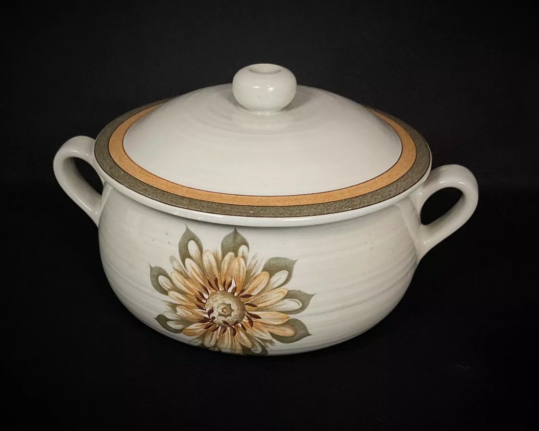 Antique 20th-Century French Stoneware Soup Tureen by La Vallée Castille - 5