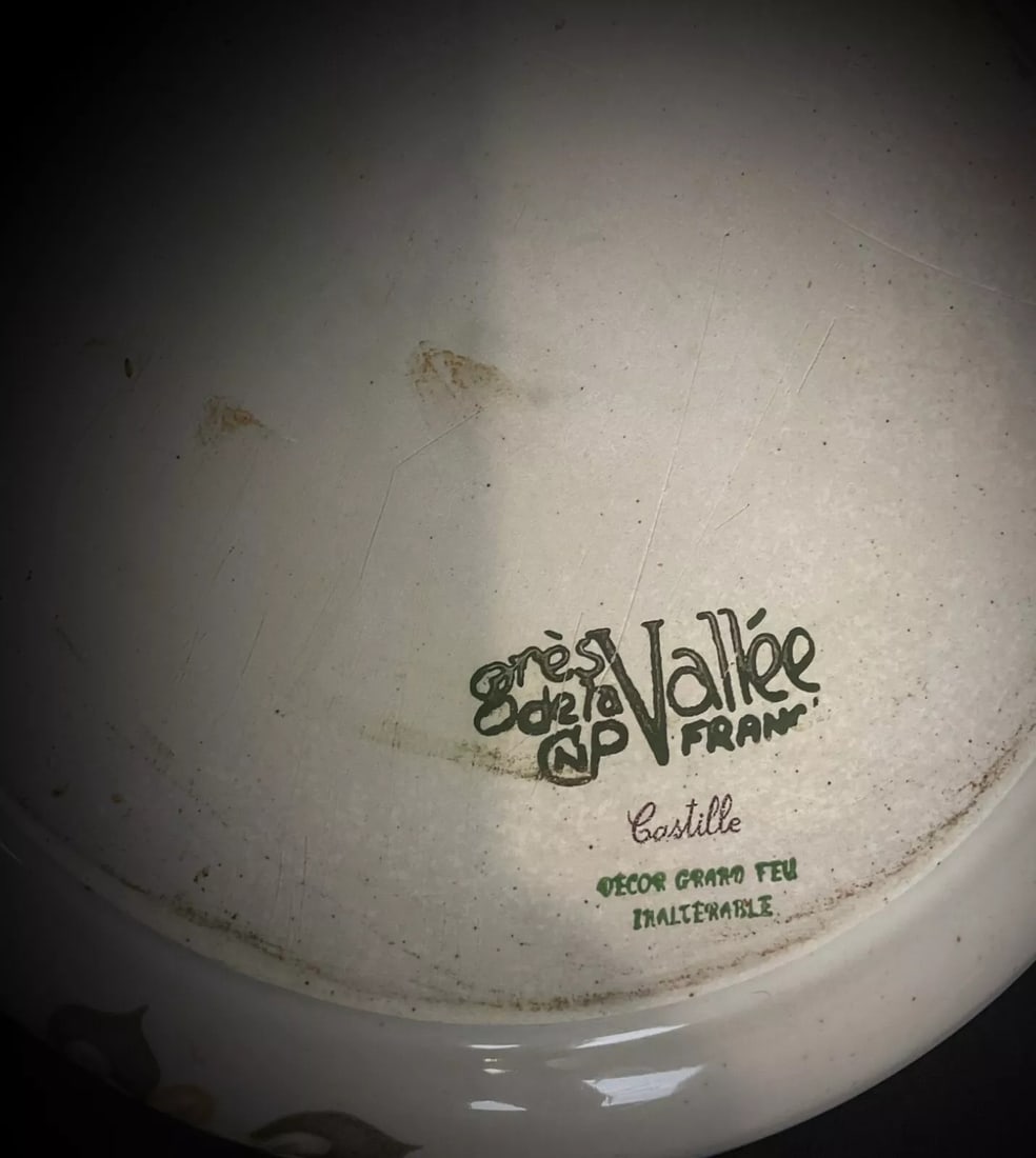 Antique 20th-Century French Stoneware Soup Tureen by La Vallée Castille - 9