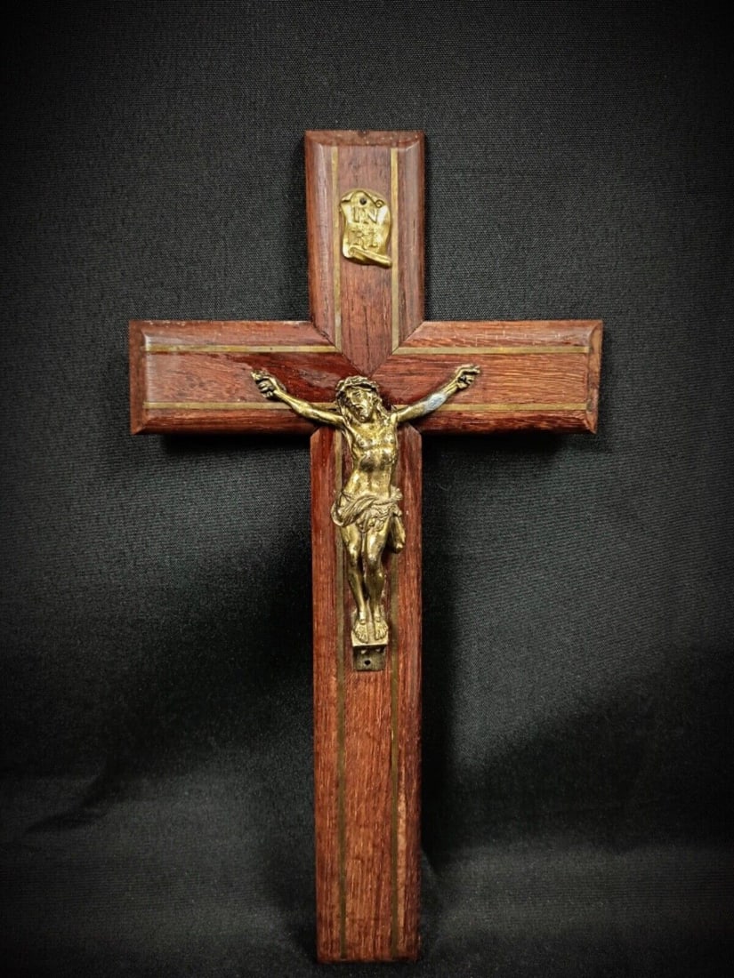 Vintage 20th Century Wooden Crucifix with Christ Figure in Spelter - 2