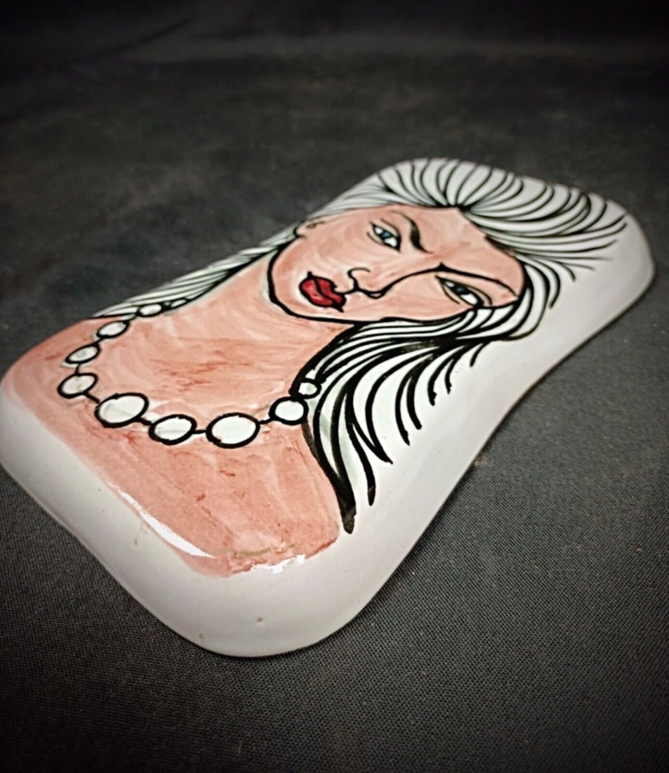 Vintage Hanging Sculpture of a Woman by Igor S. Stéphano - Numbered 611 - 2