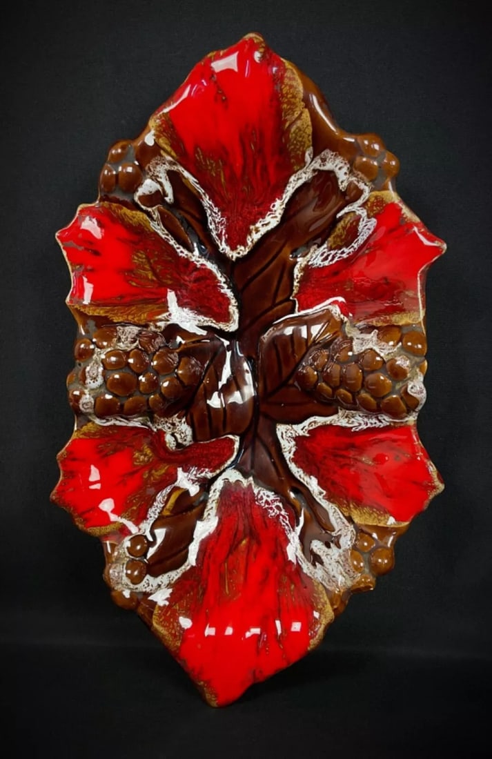 Vintage 20th-Century Vallauris Leaf-Shaped Serving Platter - 4