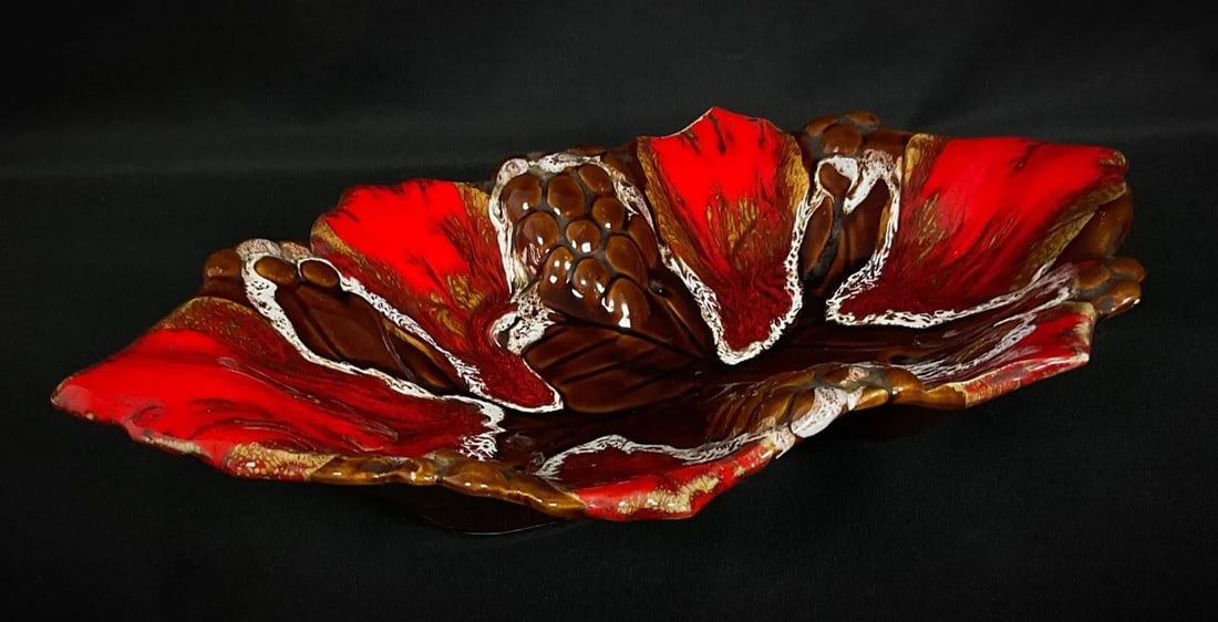 Vintage 20th-Century Vallauris Leaf-Shaped Serving Platter - 5