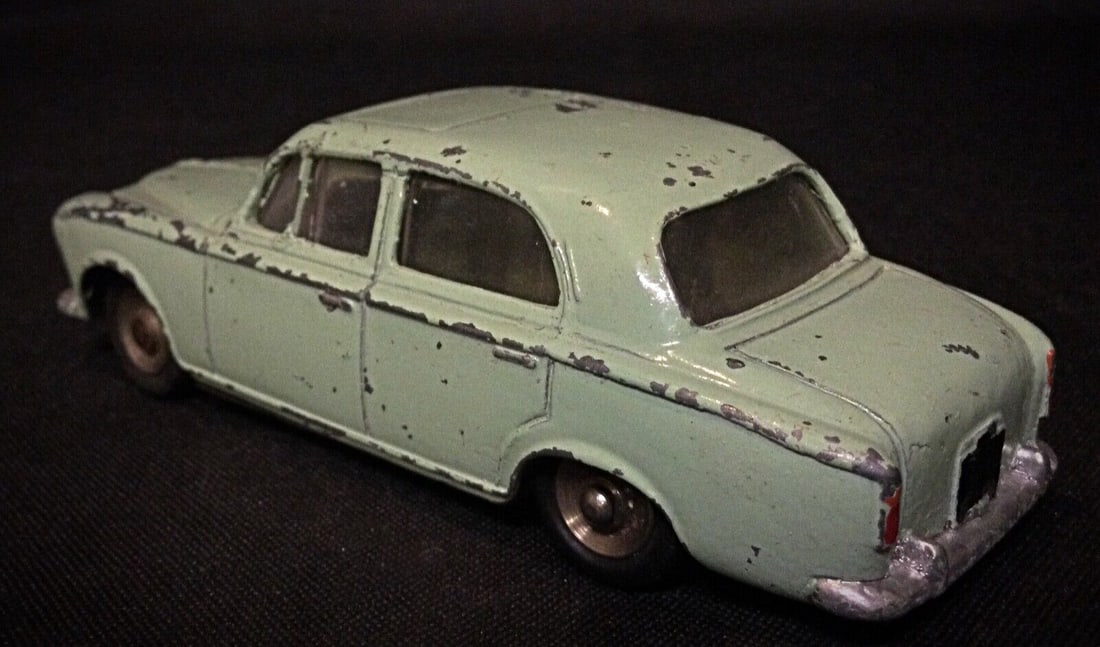 Dinky Toys Peugeot 403 - Vintage Toy Car - 3