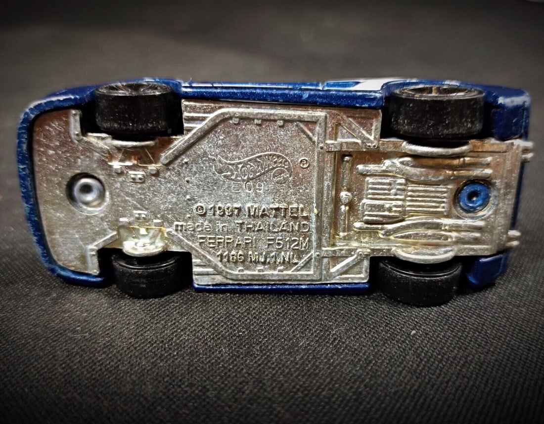 Vintage 1997 Hotwheels Mattel Ferrari F512m Toy - 5