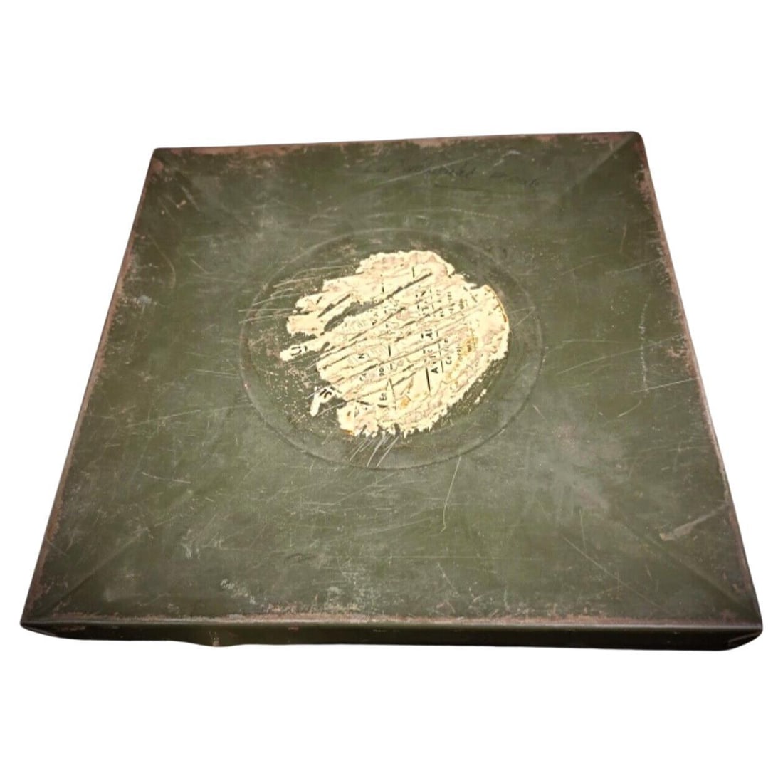 Vintage Military Film with Metal Box "ECPA" - Les Véhicules Blindés: Title:Vintage Military Film with Metal Box "ECPA" - Les Véhicules BlindésOrigin:FranceDimension:Length: 27 cm (10.6 inches)Height: 2.5 cm (1 inch)Materials:MetalYear:20th CenturyDescription:This