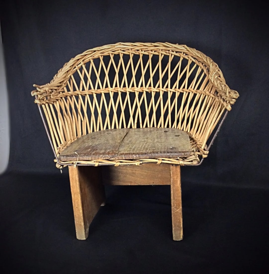 Antique 20th Century Children's Chair in Wood and Wicker - 10