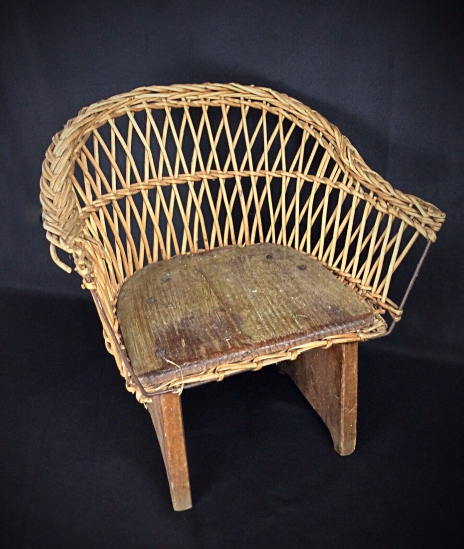 Antique 20th Century Children's Chair in Wood and Wicker - 2