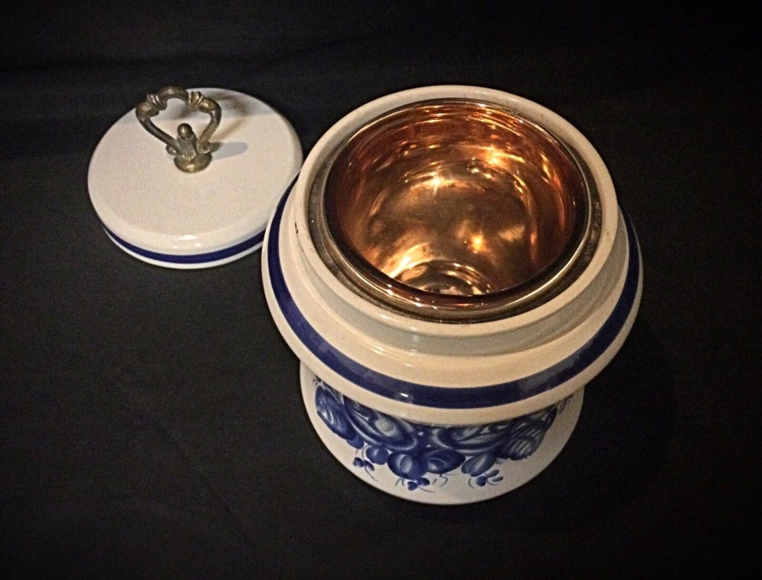 Antique Blue Floral Faience Funeral Urn - Macabo Design, 20th Century - 7