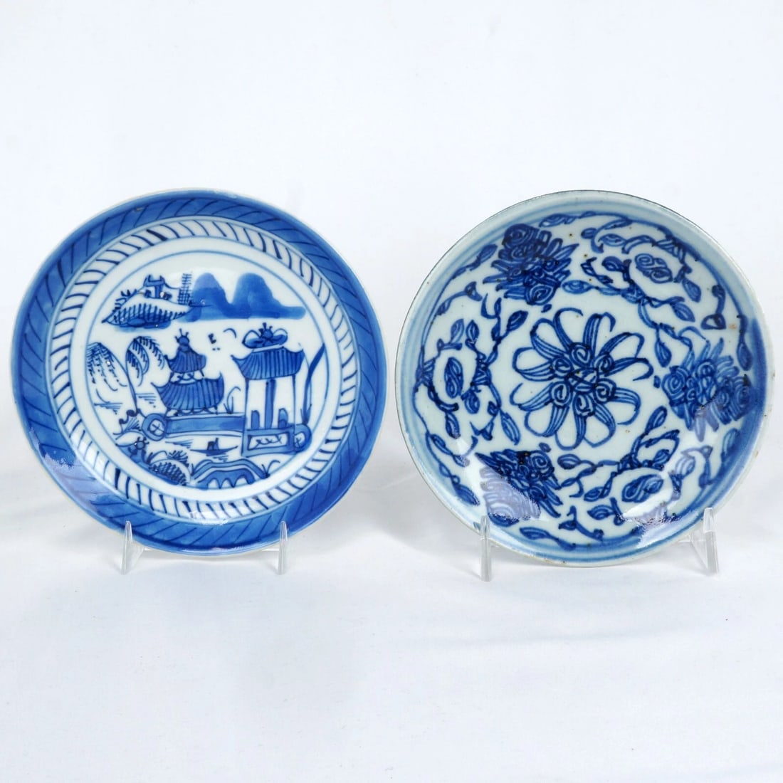 Two Chinese Qing Blue and White Saucers (1 of 11)