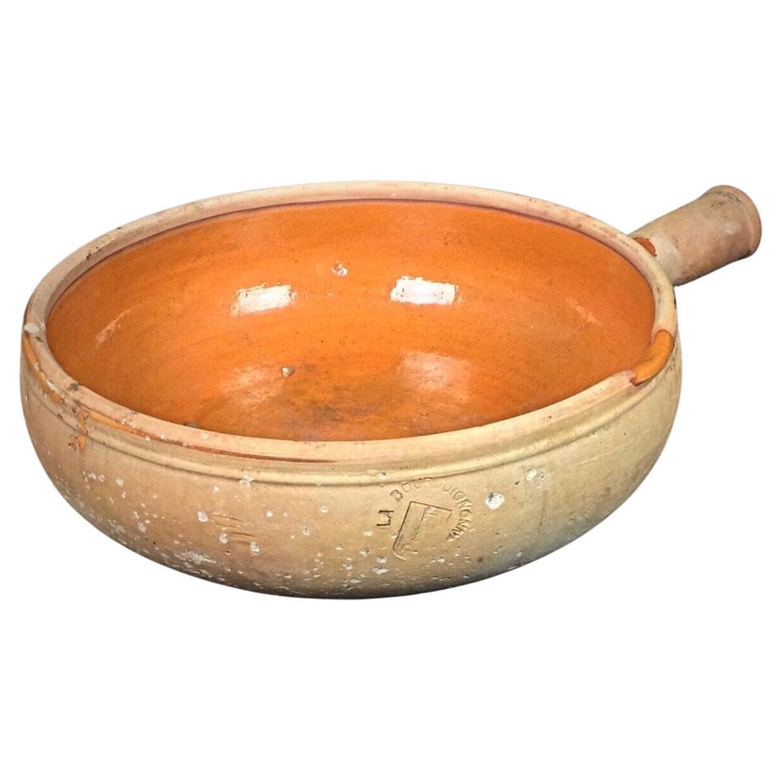 Large Antique Terracotta Pan by La Bourguignonne – Vintage Kitchenware: Title:Large Antique Terracotta Pan by La Bourguignonne – Vintage KitchenwareOrigin:FranceDimension:Diameter: 26 cm (10.2 in)Height: 8 cm (3.1 in)Materials:TerracottaYear:20th