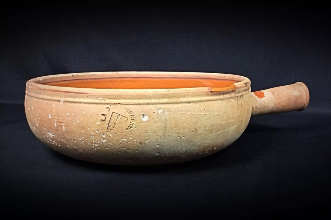 Large Antique Terracotta Pan by La Bourguignonne – Vintage Kitchenware - 6