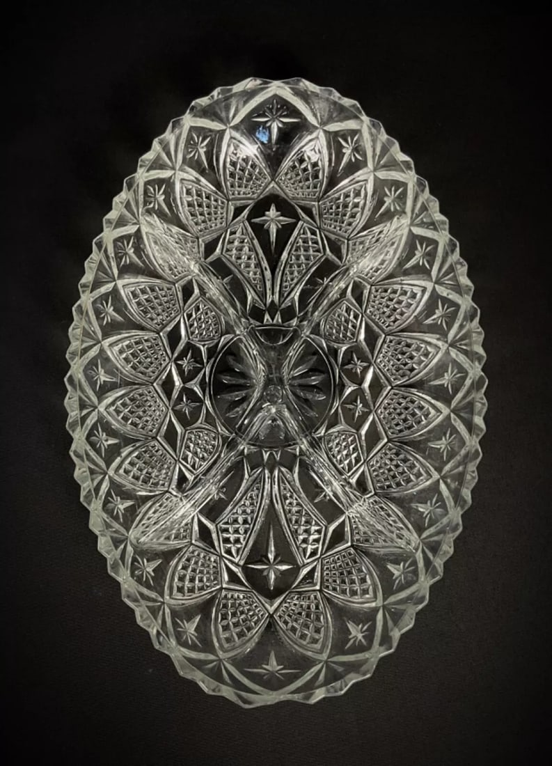 Lovely Engraved Glass Compartment Tray – Ideal for Serving Appetizers - 3