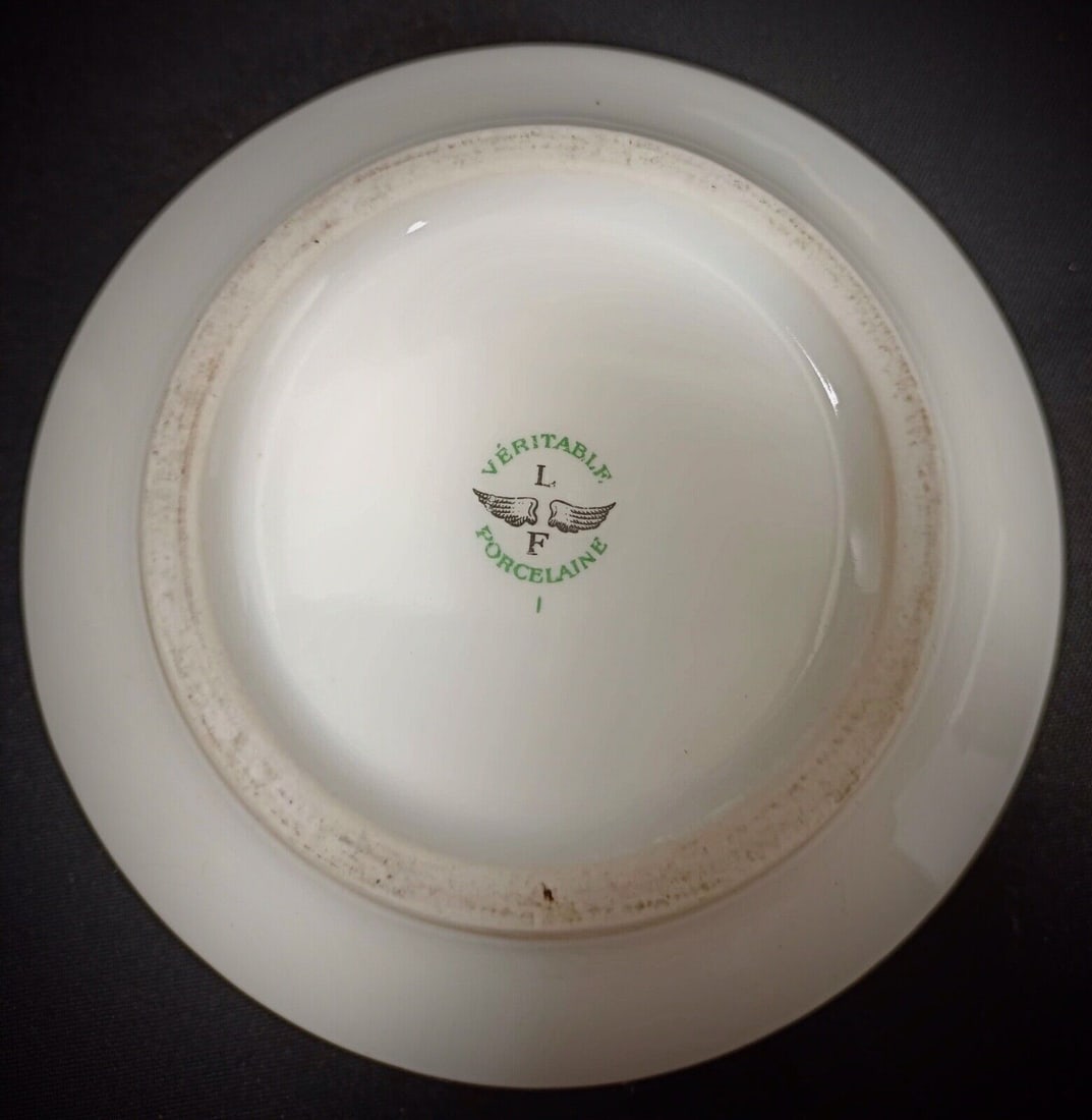 Antique 20th Century Bonbonnière in Genuine L.F. Porcelain, Coach Scene - 7