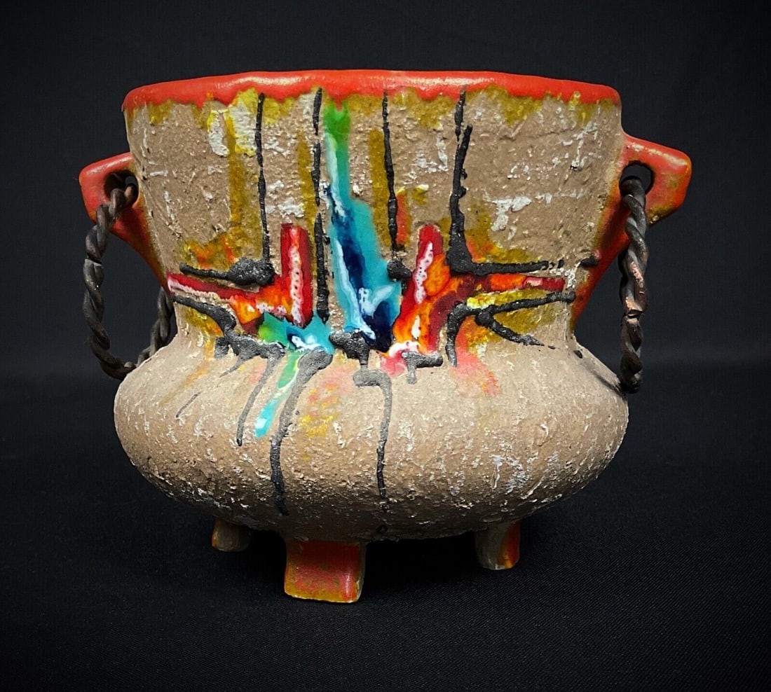 Charming 20th Century Italian Faience Decorative Cauldron - 2