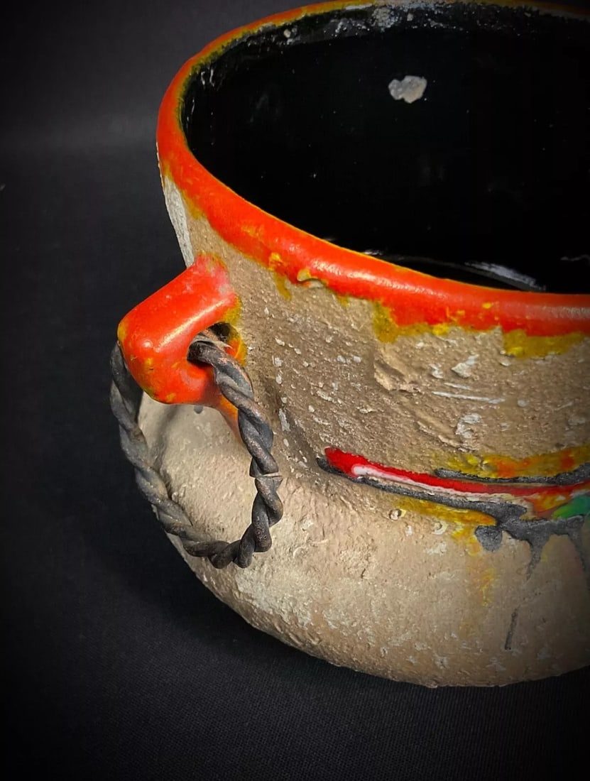 Charming 20th Century Italian Faience Decorative Cauldron - 4