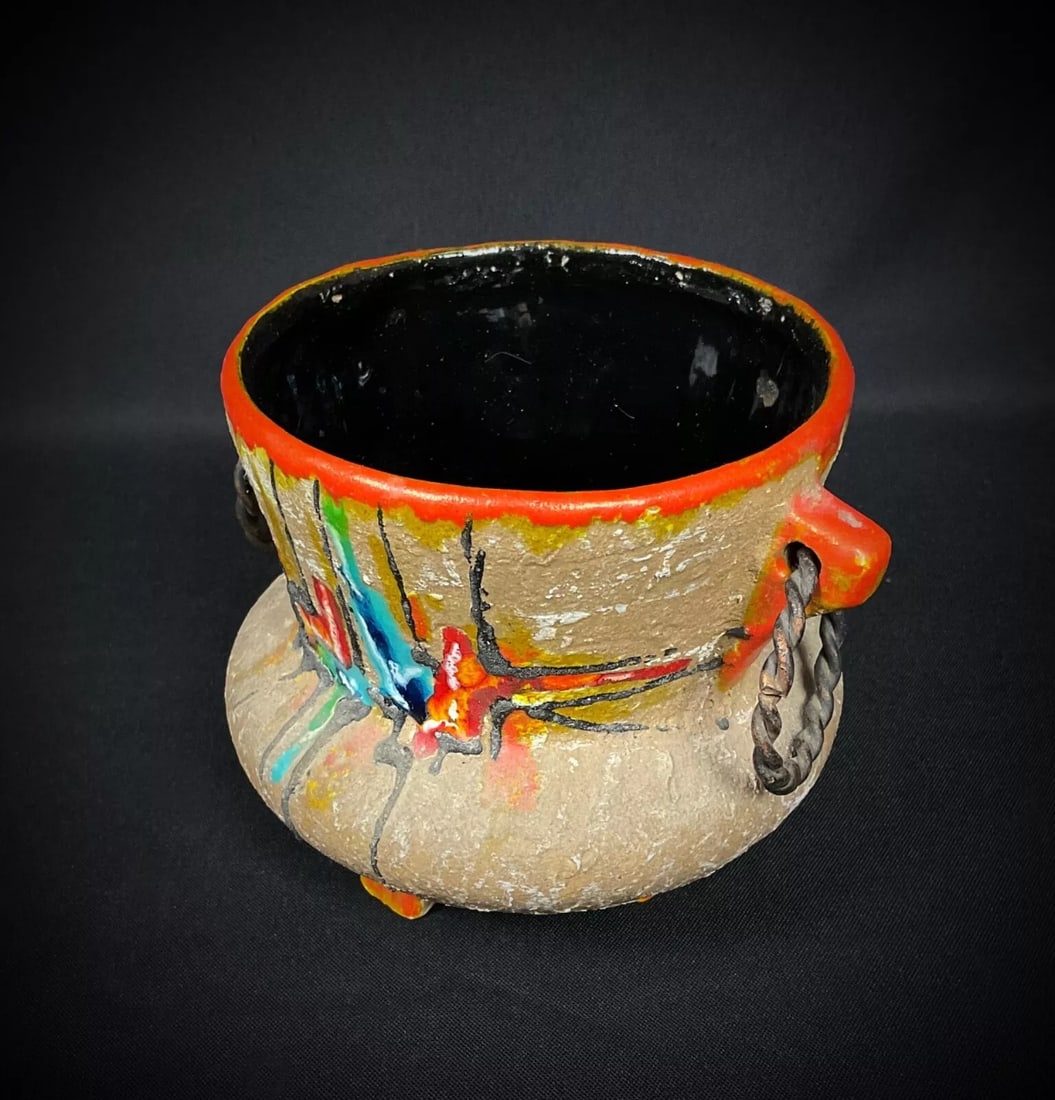 Charming 20th Century Italian Faience Decorative Cauldron - 6