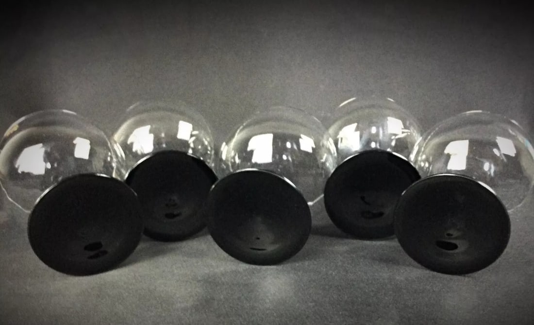 Set of 5 Large Wine Glasses with Green Stems – Beautiful Service - 4