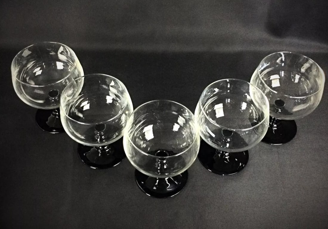 Set of 5 Large Wine Glasses with Green Stems – Beautiful Service - 6