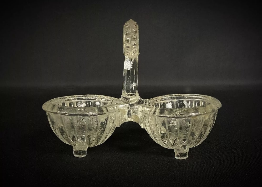 Antique 20th-Century French Quadruple-Footed Glass Salt Cellar - 5