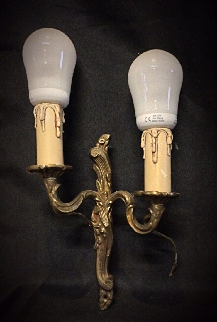 Vintage Two-Arm Brass Wall Sconce – 1940s Decorative Design - 2