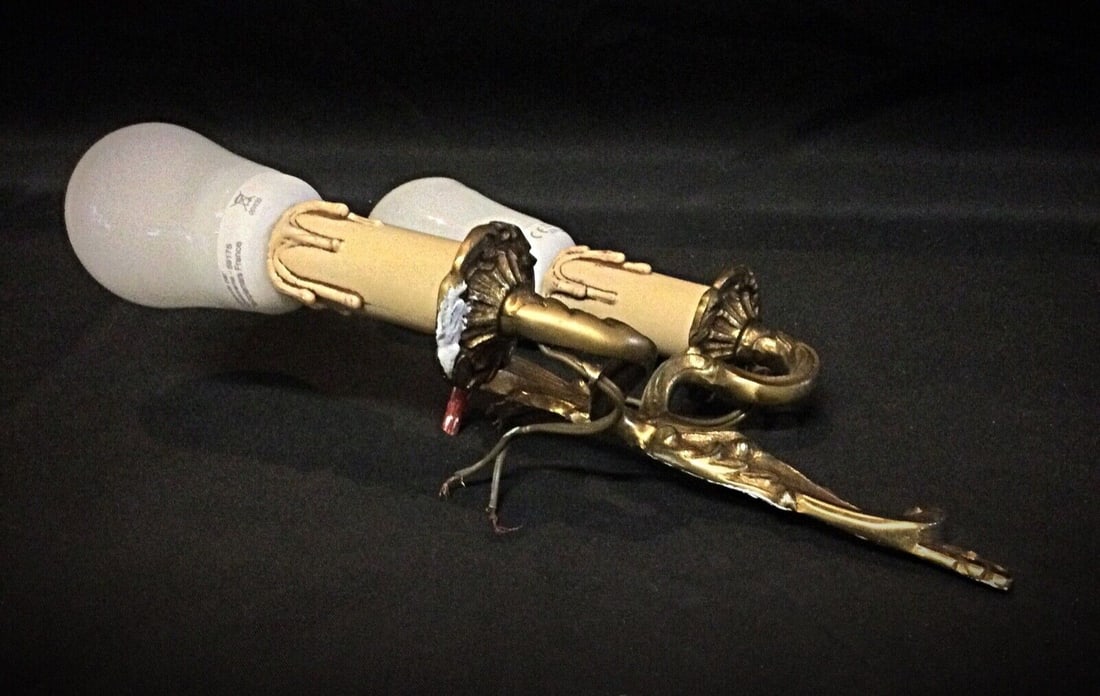 Vintage Two-Arm Brass Wall Sconce – 1940s Decorative Design - 4