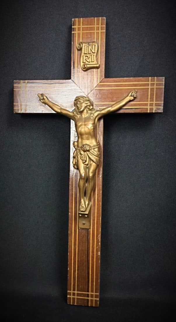 Antique Late 20th Century Wooden Crucifix with Spelter Corpus - 7