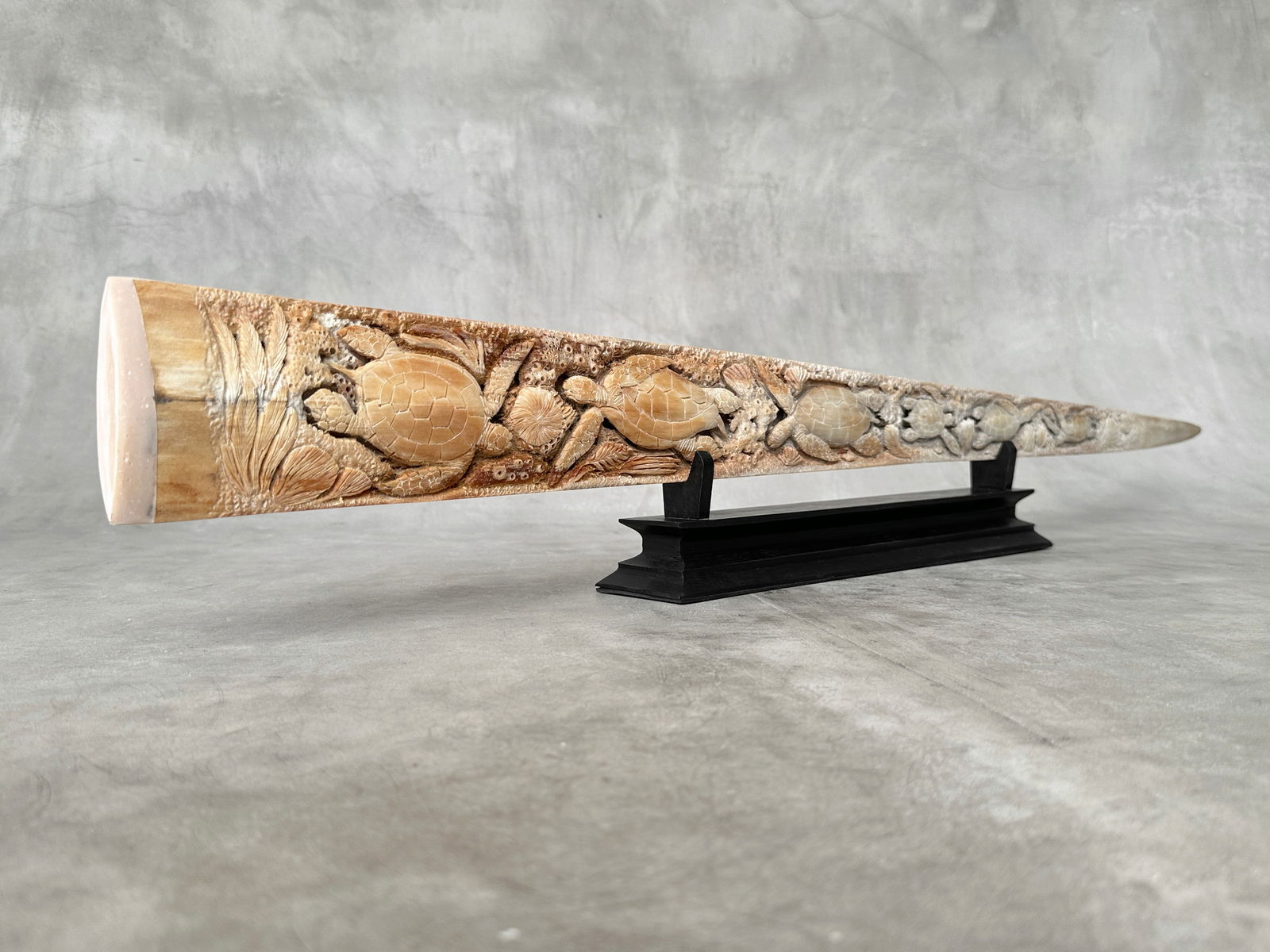 Beautiful engraved Swordfish rostrum - Marine motif - 4