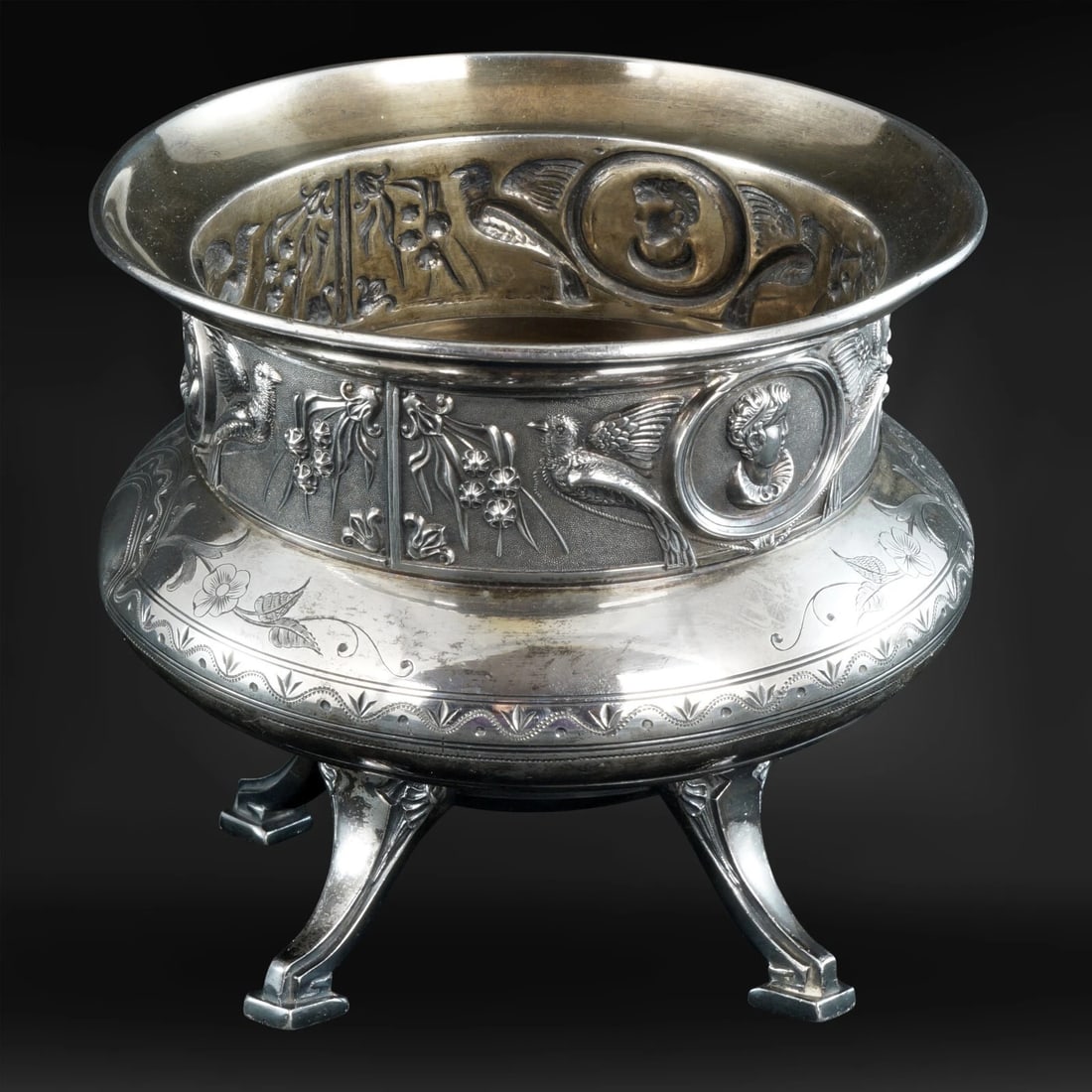 Victorian Wilcox Silver Plate Slop 19th Century: Title:Victorian Wilcox Silver Plate Slop 19th Century Size:5 ½ in (14.0 cm) diameter x 5 ¼ in (13.3 cm) tall. Reserve: $32.00 Shipping: Domestic: Flat-rate of $18.00 to anywhere within t
