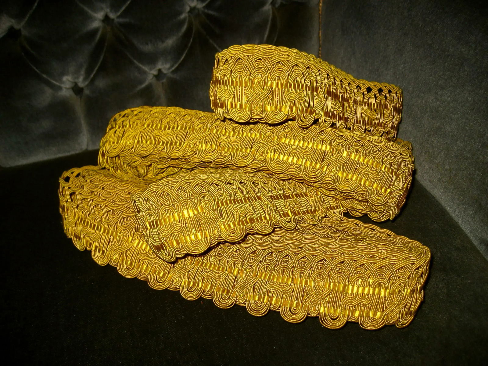 French Large Yellow Silk Trim 5 Yards, Circa 1780 - 10
