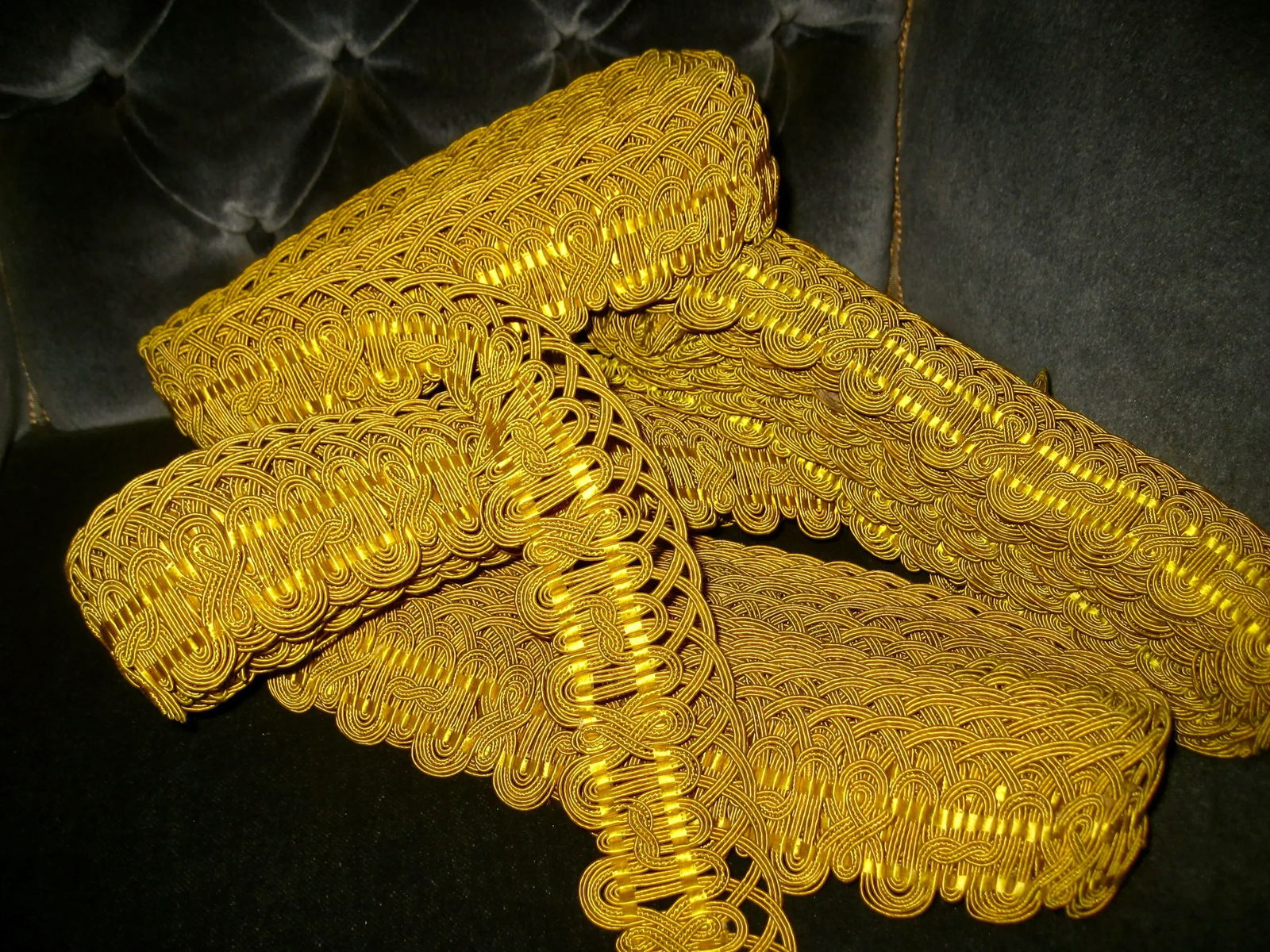 French Large Yellow Silk Trim 5 Yards, Circa 1780 - 11