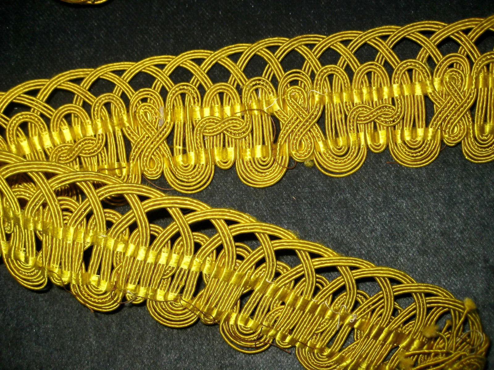 French Large Yellow Silk Trim 5 Yards, Circa 1780 - 9