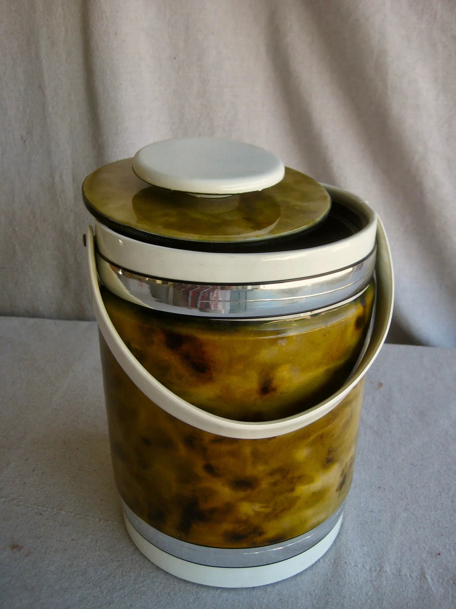 Mid Century Modern American Ice Bucket Circa 1970 - 6