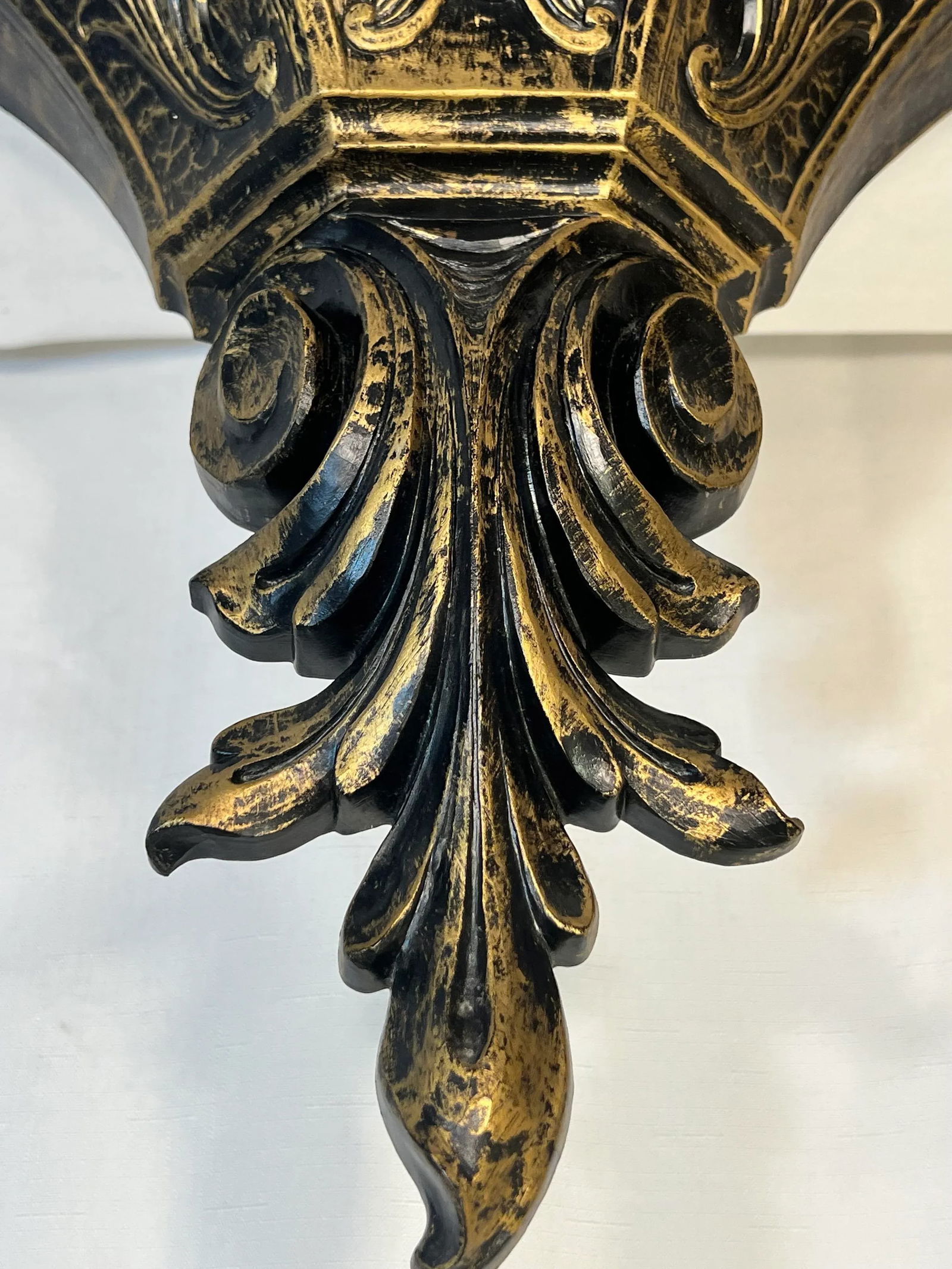 Vintage Syroco Hollywood Regency Gold and Black Acanthus Leaf Wall Pocket - 2