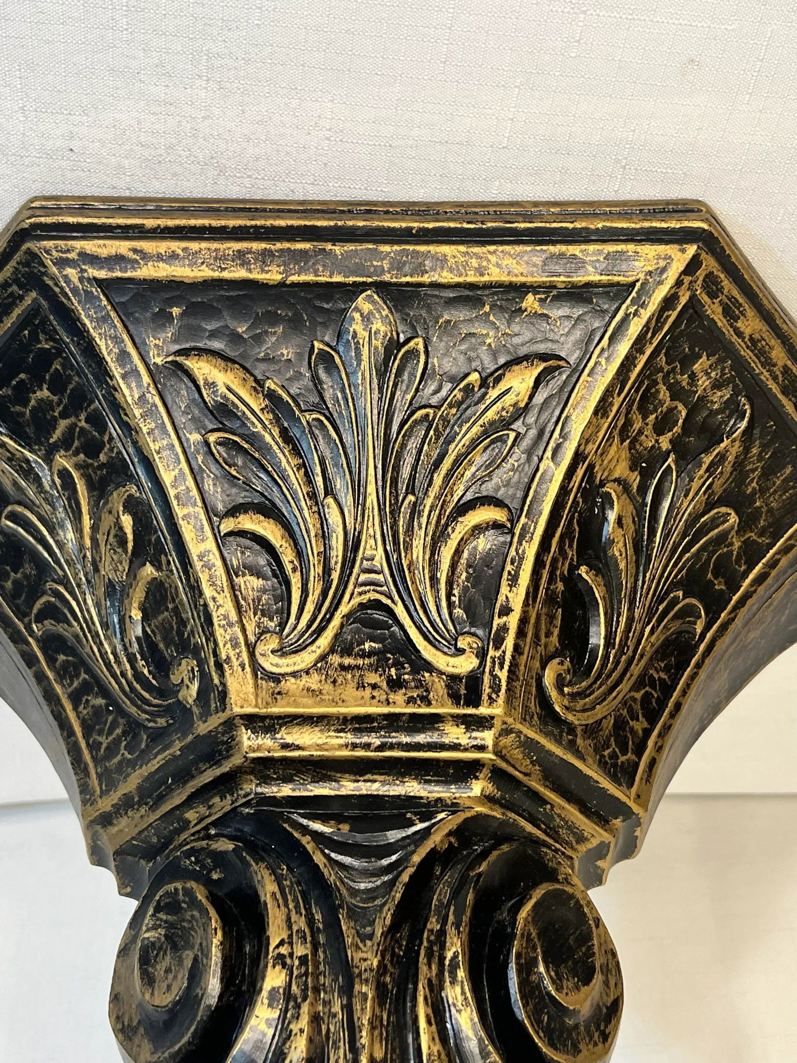 Vintage Syroco Hollywood Regency Gold and Black Acanthus Leaf Wall Pocket - 4
