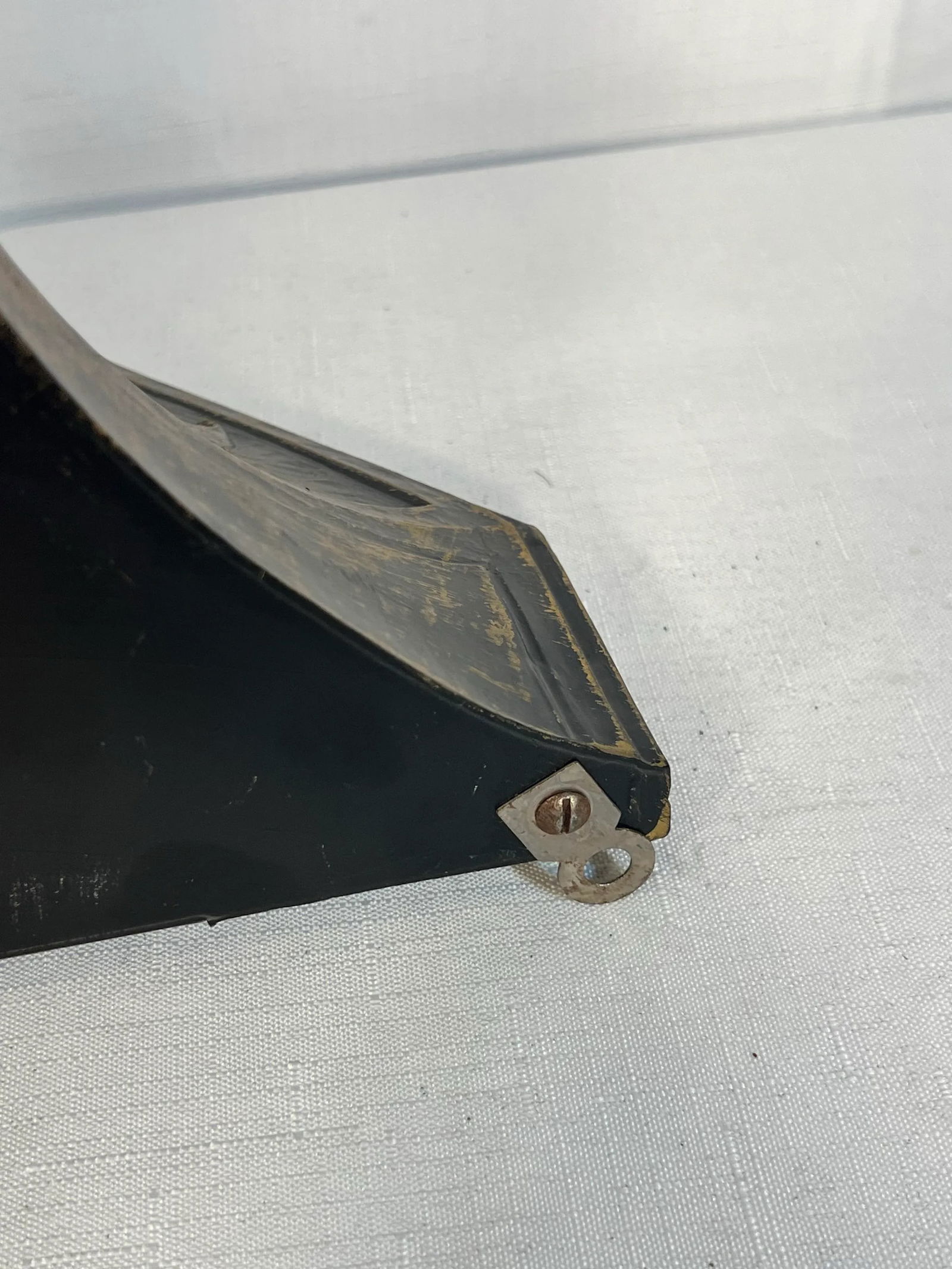 Vintage Syroco Hollywood Regency Gold and Black Acanthus Leaf Wall Pocket - 6