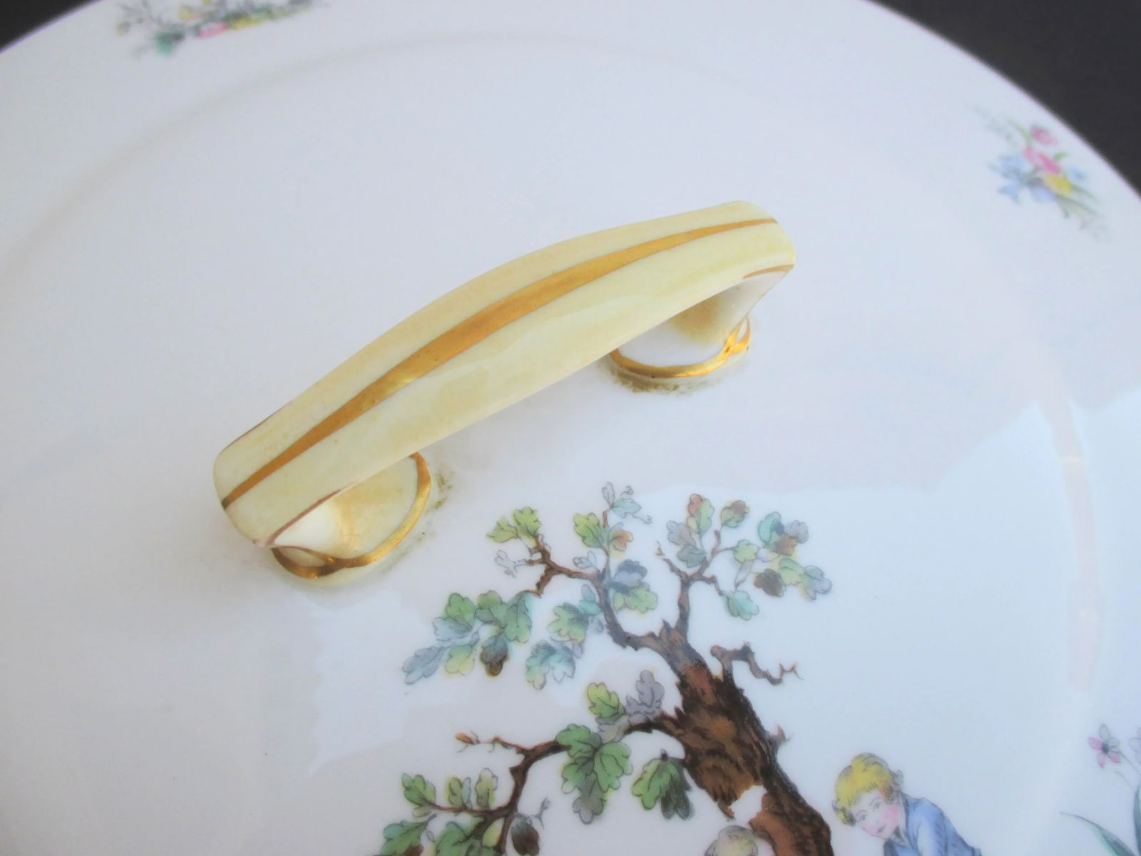 Royal Worcester Watteau Pattern Service Pieces -A Group of 5 - 8