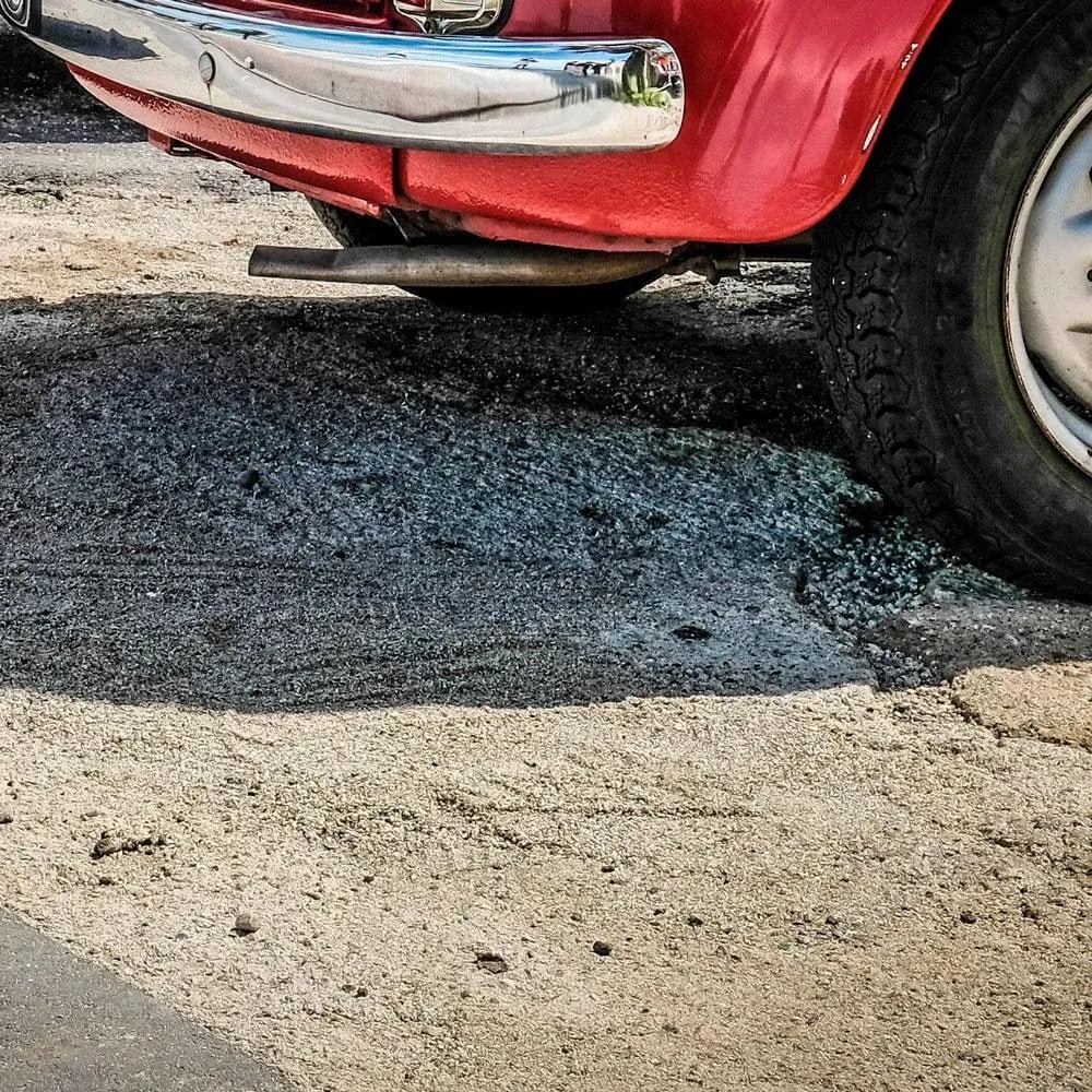 2019 "Red & Yellow Fiat 500" Contemporary Color Photography, Metal Digital by Maria Grazia Facci - 5