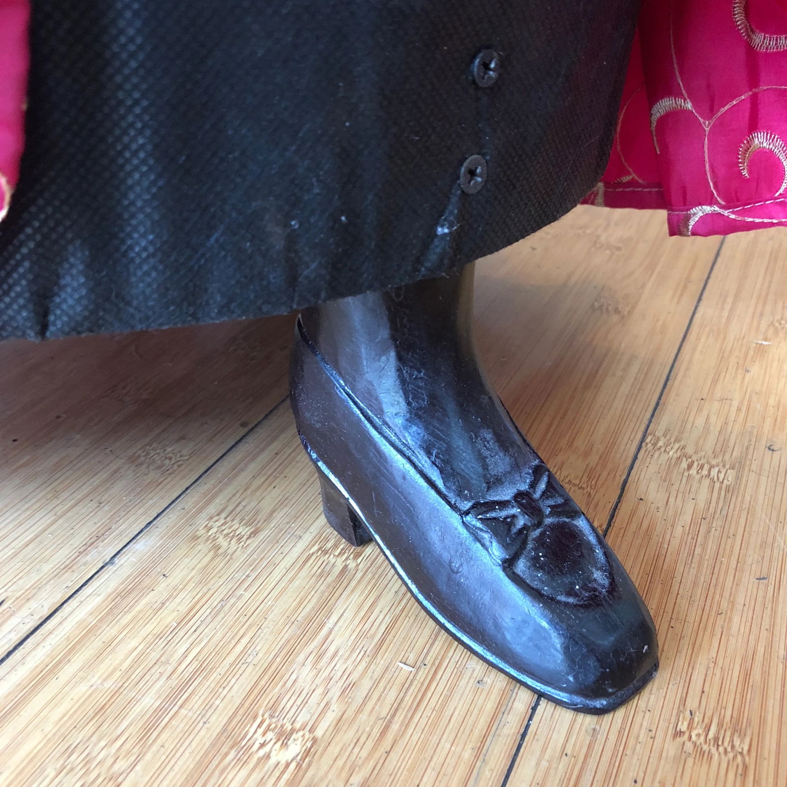 1980s Petite Footed Skirt Stool - 3