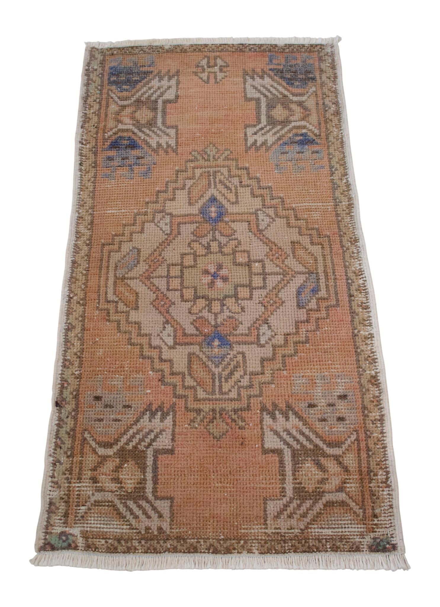Distressed Low Pile Turkish Yastik Faded Rug - 1'6'' X 3' - 3