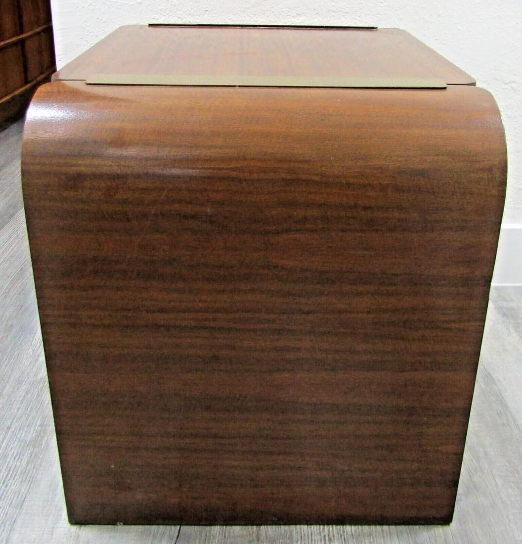 1960s Mid-Century Modern Mahogany and Brass Waterfall End Table by Baker Furniture - 4