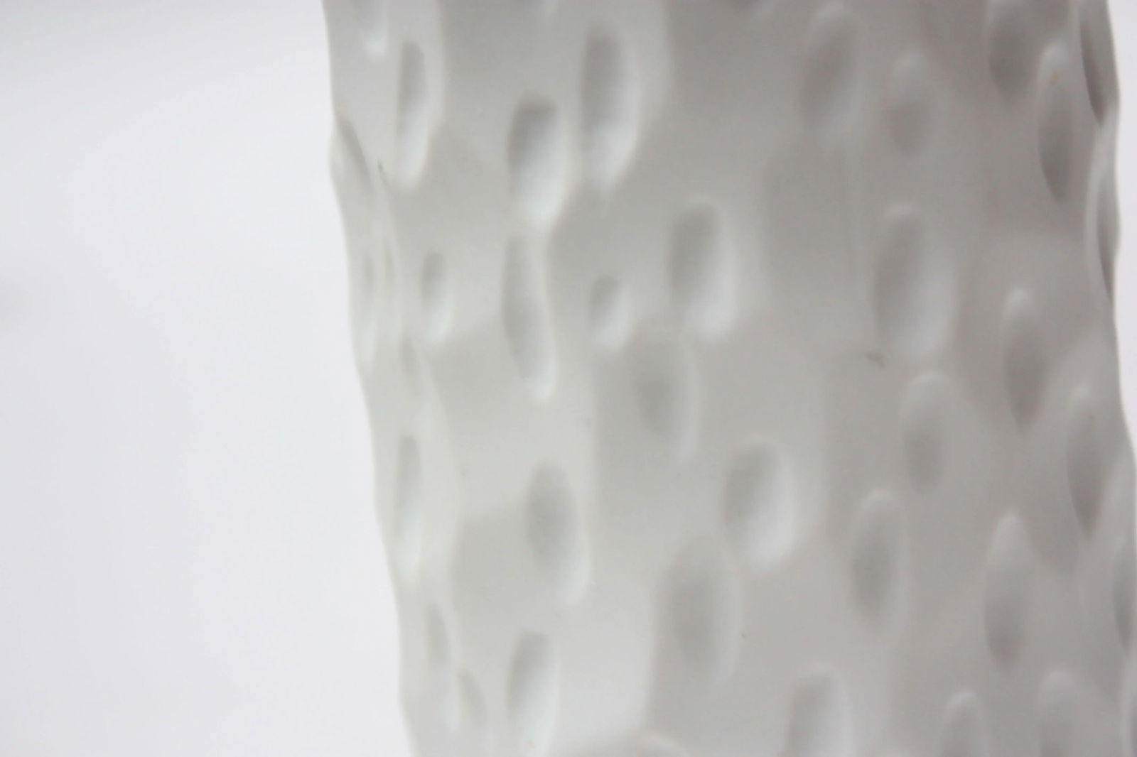 Small 1960s West German Bone-White Bisque Porcelain Dimpled Vase by Thomas - 6