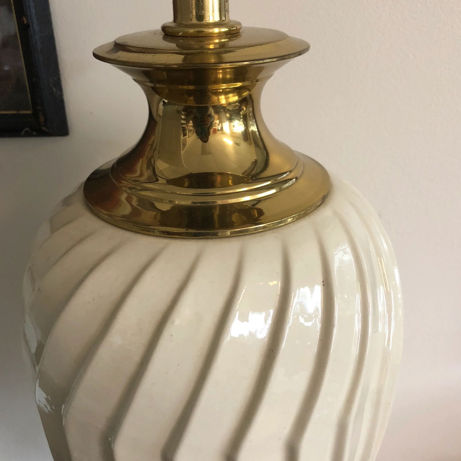 1970s Brass and White Ceramic Reticulated Lamp - 3