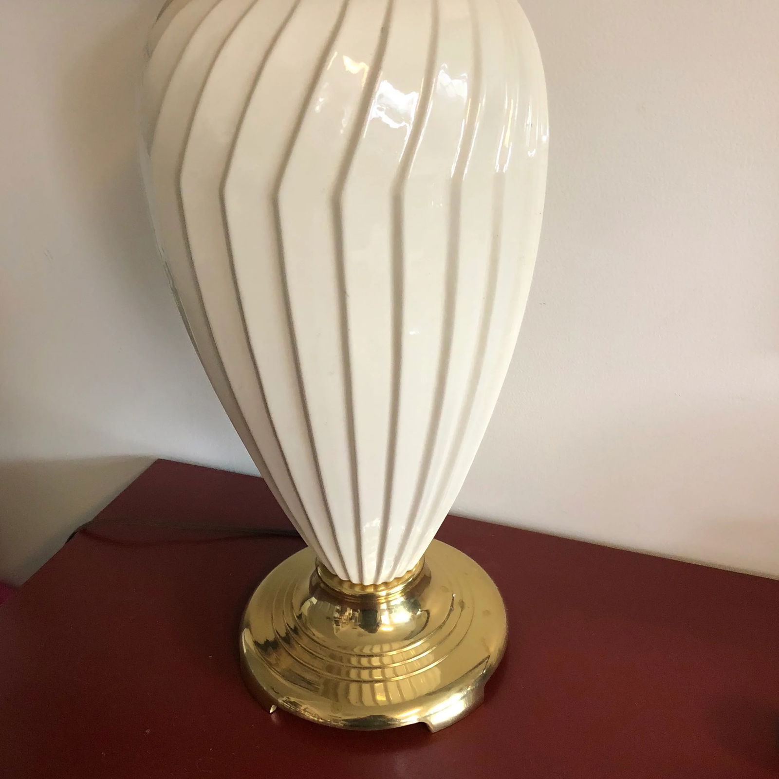 1970s Brass and White Ceramic Reticulated Lamp - 6