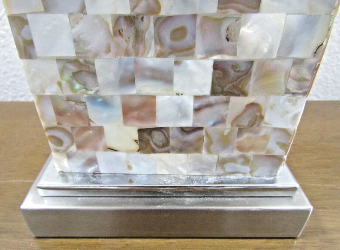 1990s Cannon Seashell and Crystal Led Table Lamp With Shade - 9