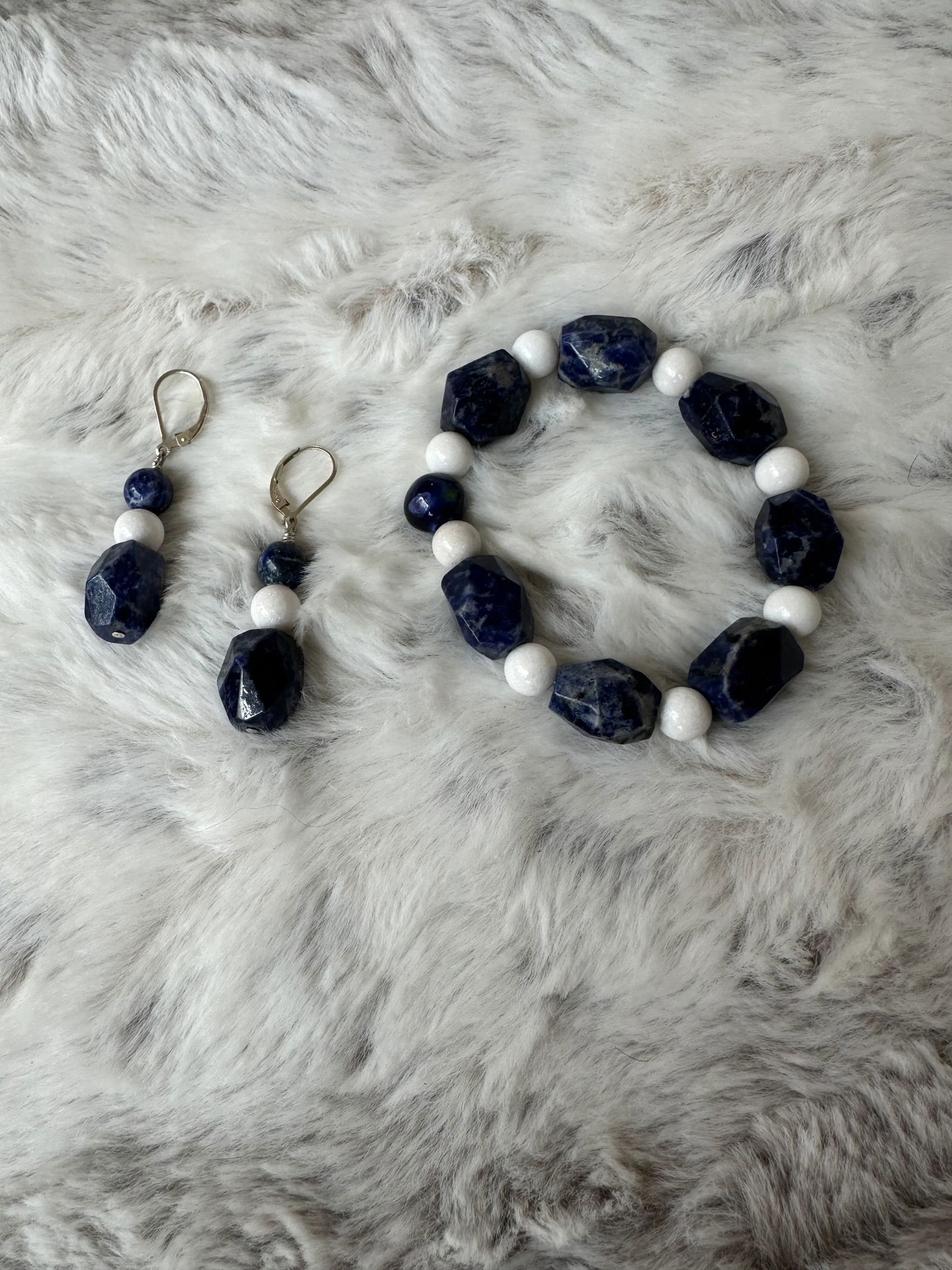 Late 20th Century Lapis Lazuli White Howlite Bracelet and Sterling Earrings Set - 3 Pieces - 7